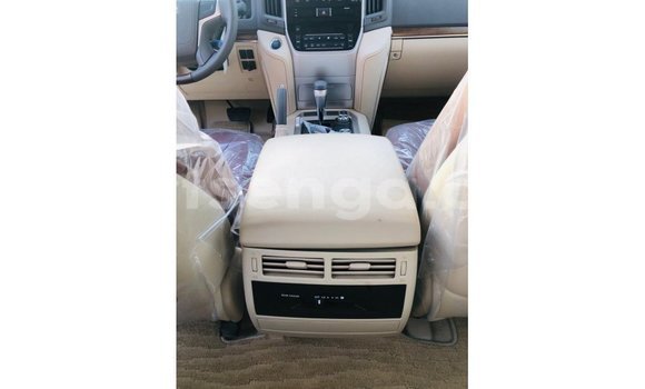 Nunua Imported Toyota Land Cruiser Black Gari ndani ya Import - Dubai nchini Hhohho Nunua Imported Toyota Land Cruiser Black Gari ndani ya Import - Dubai nchini Hhohho