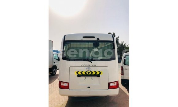 Nunua Imported Toyota Coaster White Gari ndani ya Import - Dubai nchini Hhohho Nunua Imported Toyota Coaster White Gari ndani ya Import - Dubai nchini Hhohho