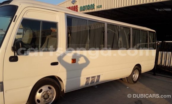 Acheter Import Voiture Toyota Coaster Blanc à Import - Dubai, Hhohho Acheter Import Voiture Toyota Coaster Blanc à Import - Dubai, Hhohho