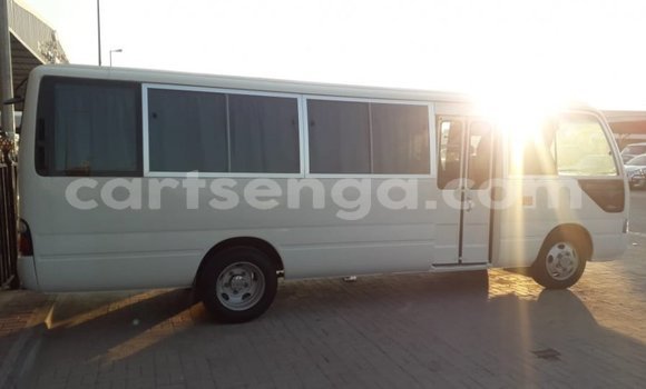 Acheter Import Voiture Toyota Coaster Blanc à Import - Dubai, Hhohho Acheter Import Voiture Toyota Coaster Blanc à Import - Dubai, Hhohho