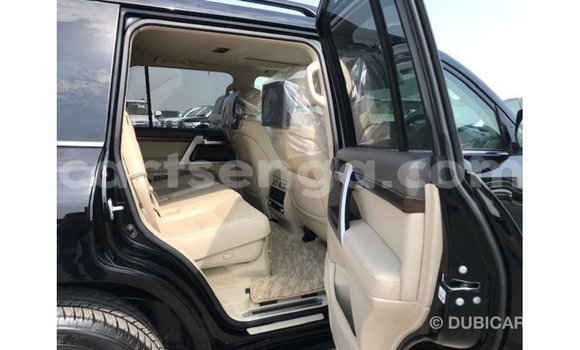 Nunua Imported Toyota Land Cruiser Black Gari ndani ya Import - Dubai nchini Hhohho Nunua Imported Toyota Land Cruiser Black Gari ndani ya Import - Dubai nchini Hhohho