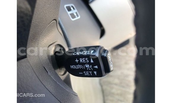 Nunua Imported Toyota Land Cruiser Black Gari ndani ya Import - Dubai nchini Hhohho Nunua Imported Toyota Land Cruiser Black Gari ndani ya Import - Dubai nchini Hhohho