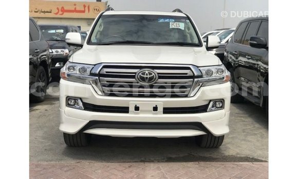 Acheter Import Voiture Toyota Land Cruiser Blanc à Import - Dubai, Hhohho Acheter Import Voiture Toyota Land Cruiser Blanc à Import - Dubai, Hhohho