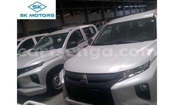 Nunua Imported Mitsubishi L200 White Gari ndani ya Import - Dubai nchini Hhohho