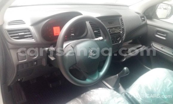 Nunua Imported Mitsubishi L200 White Gari ndani ya Import - Dubai nchini Hhohho Nunua Imported Mitsubishi L200 White Gari ndani ya Import - Dubai nchini Hhohho