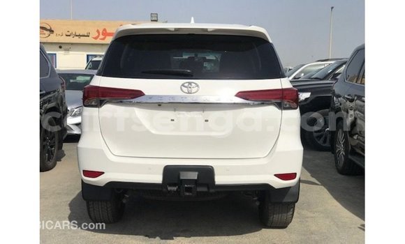Acheter Import Voiture Toyota Fortuner Blanc à Import - Dubai, Hhohho Acheter Import Voiture Toyota Fortuner Blanc à Import - Dubai, Hhohho