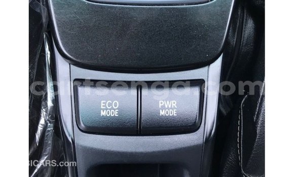 Acheter Import Voiture Toyota Fortuner Blanc à Import - Dubai, Hhohho Acheter Import Voiture Toyota Fortuner Blanc à Import - Dubai, Hhohho