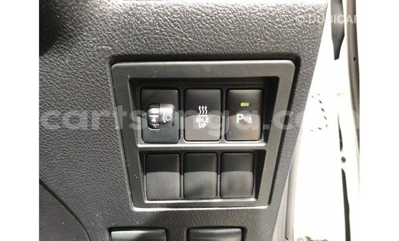 Acheter Import Voiture Toyota Fortuner Blanc à Import - Dubai, Hhohho Acheter Import Voiture Toyota Fortuner Blanc à Import - Dubai, Hhohho