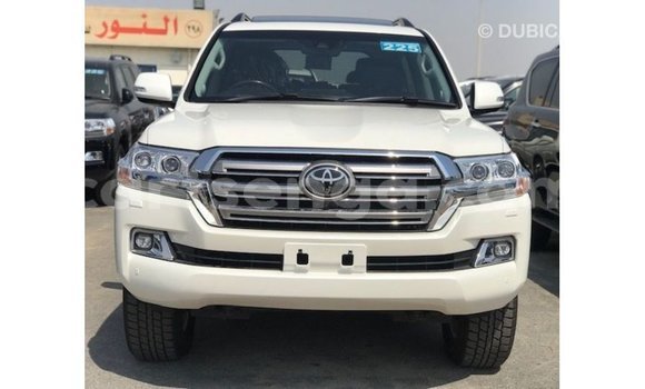 Nunua Imported Toyota Land Cruiser White Gari ndani ya Import - Dubai nchini Hhohho Nunua Imported Toyota Land Cruiser White Gari ndani ya Import - Dubai nchini Hhohho