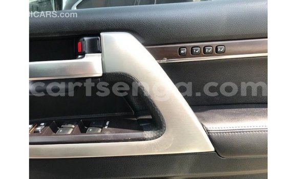 Nunua Imported Toyota Land Cruiser White Gari ndani ya Import - Dubai nchini Hhohho Nunua Imported Toyota Land Cruiser White Gari ndani ya Import - Dubai nchini Hhohho