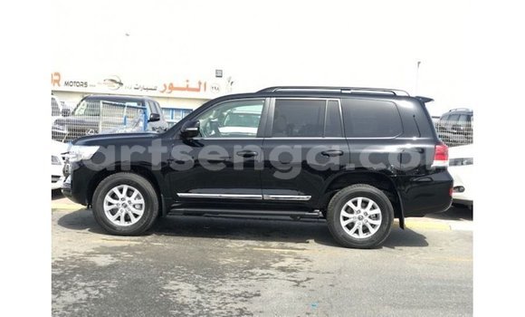 Nunua Imported Toyota Land Cruiser Black Gari ndani ya Import - Dubai nchini Hhohho Nunua Imported Toyota Land Cruiser Black Gari ndani ya Import - Dubai nchini Hhohho