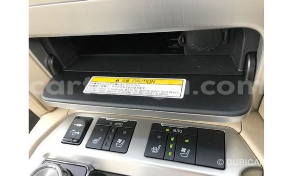 Nunua Imported Toyota Land Cruiser Black Gari ndani ya Import - Dubai nchini Hhohho Nunua Imported Toyota Land Cruiser Black Gari ndani ya Import - Dubai nchini Hhohho