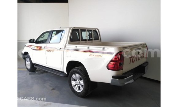 Nunua Imported Toyota Hilux White Gari ndani ya Import - Dubai nchini Hhohho Nunua Imported Toyota Hilux White Gari ndani ya Import - Dubai nchini Hhohho