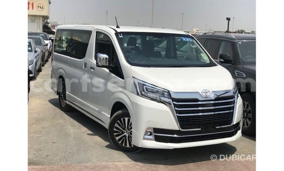 Nunua Imported Toyota Granvia White Gari ndani ya Import - Dubai nchini Hhohho Nunua Imported Toyota Granvia White Gari ndani ya Import - Dubai nchini Hhohho
