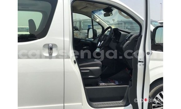 Nunua Imported Toyota Granvia White Gari ndani ya Import - Dubai nchini Hhohho Nunua Imported Toyota Granvia White Gari ndani ya Import - Dubai nchini Hhohho