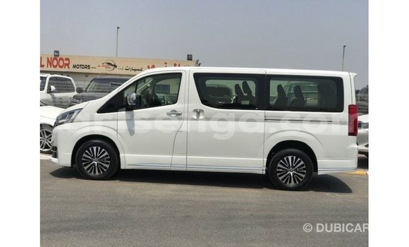 Nunua Imported Toyota Granvia White Gari ndani ya Import - Dubai nchini Hhohho Nunua Imported Toyota Granvia White Gari ndani ya Import - Dubai nchini Hhohho