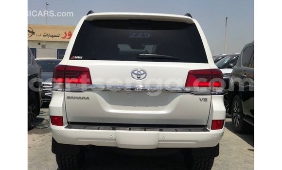 Nunua Imported Toyota Land Cruiser White Gari ndani ya Import - Dubai nchini Hhohho Nunua Imported Toyota Land Cruiser White Gari ndani ya Import - Dubai nchini Hhohho
