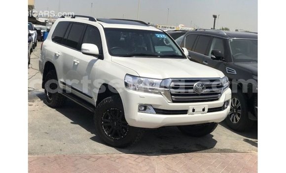 Nunua Imported Toyota Land Cruiser White Gari ndani ya Import - Dubai nchini Hhohho Nunua Imported Toyota Land Cruiser White Gari ndani ya Import - Dubai nchini Hhohho