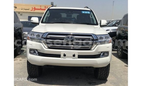 Nunua Imported Toyota Land Cruiser White Gari ndani ya Import - Dubai nchini Hhohho Nunua Imported Toyota Land Cruiser White Gari ndani ya Import - Dubai nchini Hhohho