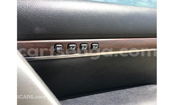 Nunua Imported Toyota Land Cruiser White Gari ndani ya Import - Dubai nchini Hhohho Nunua Imported Toyota Land Cruiser White Gari ndani ya Import - Dubai nchini Hhohho