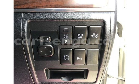 Nunua Imported Toyota Land Cruiser White Gari ndani ya Import - Dubai nchini Hhohho Nunua Imported Toyota Land Cruiser White Gari ndani ya Import - Dubai nchini Hhohho