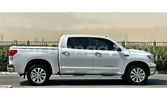 Acheter Import Voiture Toyota Tundra Blanc à Import - Dubai, Hhohho Acheter Import Voiture Toyota Tundra Blanc à Import - Dubai, Hhohho