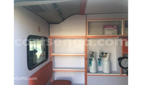 Acheter Import Voiture Toyota Hiace Blanc à Import - Dubai, Hhohho Acheter Import Voiture Toyota Hiace Blanc à Import - Dubai, Hhohho