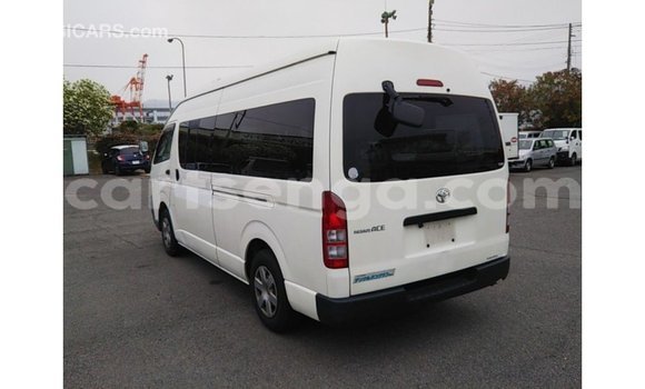 Acheter Import Voiture Toyota Hiace Blanc à Import - Dubai, Hhohho Acheter Import Voiture Toyota Hiace Blanc à Import - Dubai, Hhohho
