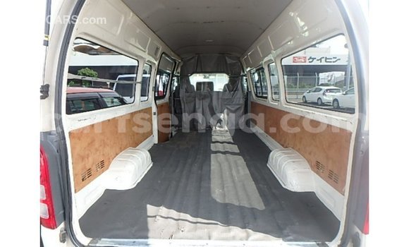 Acheter Import Voiture Toyota Hiace Blanc à Import - Dubai, Hhohho Acheter Import Voiture Toyota Hiace Blanc à Import - Dubai, Hhohho