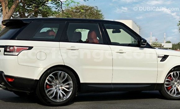 Acheter Import Voiture Land Rover Range Rover Blanc à Import - Dubai, Hhohho Acheter Import Voiture Land Rover Range Rover Blanc à Import - Dubai, Hhohho