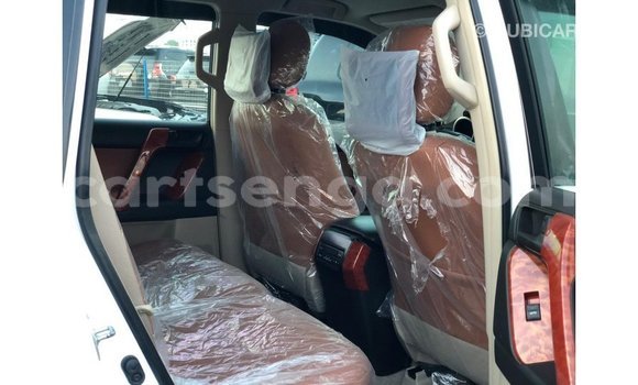 Nunua Imported Toyota Prado White Gari ndani ya Import - Dubai nchini Hhohho Nunua Imported Toyota Prado White Gari ndani ya Import - Dubai nchini Hhohho