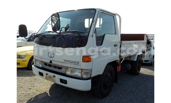 Acheter Import Voiture Toyota Dyna Blanc à Import - Dubai, Hhohho Acheter Import Voiture Toyota Dyna Blanc à Import - Dubai, Hhohho