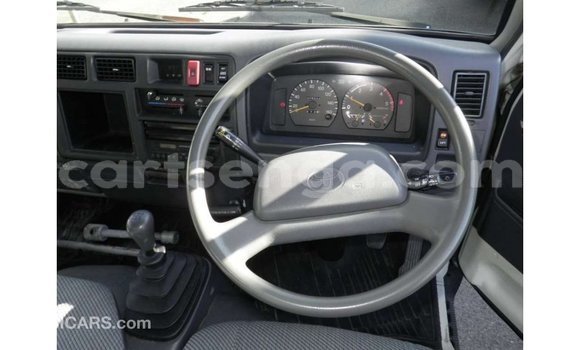 Acheter Import Voiture Toyota Dyna Blanc à Import - Dubai, Hhohho Acheter Import Voiture Toyota Dyna Blanc à Import - Dubai, Hhohho