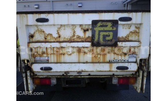 Acheter Import Voiture Toyota Dyna Blanc à Import - Dubai, Hhohho Acheter Import Voiture Toyota Dyna Blanc à Import - Dubai, Hhohho