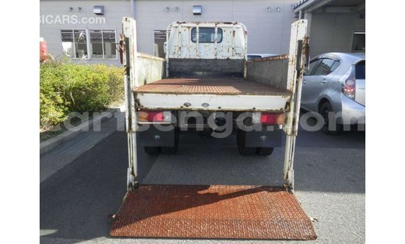 Acheter Import Voiture Toyota Dyna Blanc à Import - Dubai, Hhohho Acheter Import Voiture Toyota Dyna Blanc à Import - Dubai, Hhohho