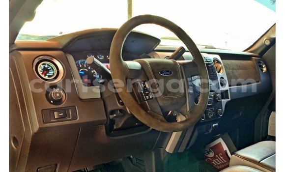 Acheter Import Voiture Ford Club Wagon Rouge à Import - Dubai, Hhohho Acheter Import Voiture Ford Club Wagon Rouge à Import - Dubai, Hhohho