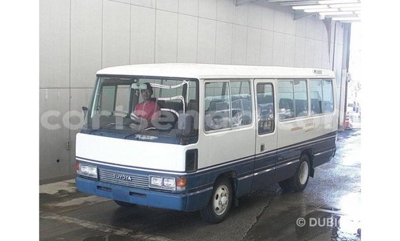 Acheter Import Voiture Toyota Coaster Blanc à Import - Dubai, Hhohho Acheter Import Voiture Toyota Coaster Blanc à Import - Dubai, Hhohho