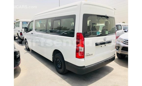 Nunua Imported Toyota Hiace White Gari ndani ya Import - Dubai nchini Hhohho Nunua Imported Toyota Hiace White Gari ndani ya Import - Dubai nchini Hhohho
