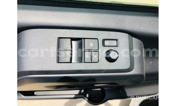 Nunua Imported Toyota Hiace White Gari ndani ya Import - Dubai nchini Hhohho Nunua Imported Toyota Hiace White Gari ndani ya Import - Dubai nchini Hhohho
