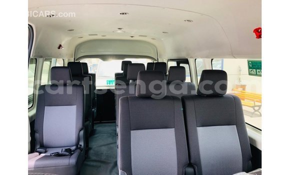 Nunua Imported Toyota Hiace White Gari ndani ya Import - Dubai nchini Hhohho Nunua Imported Toyota Hiace White Gari ndani ya Import - Dubai nchini Hhohho