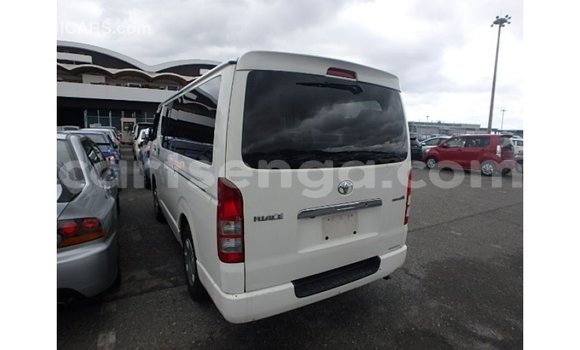 Acheter Import Voiture Toyota Hiace Blanc à Import - Dubai, Hhohho Acheter Import Voiture Toyota Hiace Blanc à Import - Dubai, Hhohho