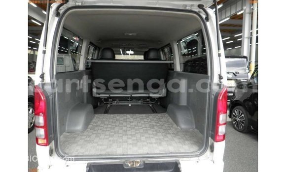 Acheter Import Voiture Toyota Hiace Blanc à Import - Dubai, Hhohho Acheter Import Voiture Toyota Hiace Blanc à Import - Dubai, Hhohho