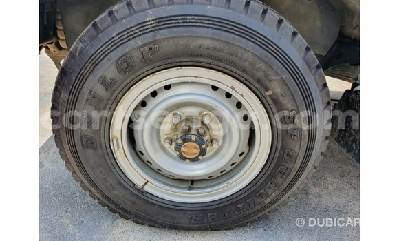 Acheter Import Voiture Toyota Land Cruiser Blanc à Import - Dubai, Hhohho Acheter Import Voiture Toyota Land Cruiser Blanc à Import - Dubai, Hhohho