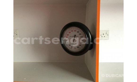 Nunua Imported Toyota Hiace White Gari ndani ya Import - Dubai nchini Hhohho Nunua Imported Toyota Hiace White Gari ndani ya Import - Dubai nchini Hhohho