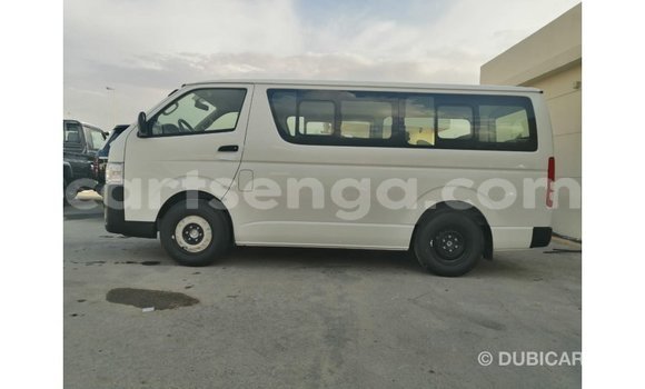 Nunua Imported Toyota Hiace White Gari ndani ya Import - Dubai nchini Hhohho Nunua Imported Toyota Hiace White Gari ndani ya Import - Dubai nchini Hhohho