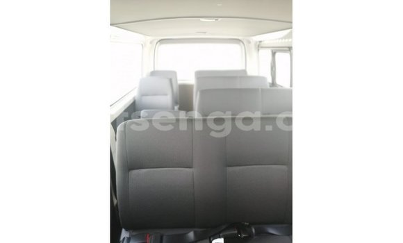 Nunua Imported Toyota Hiace White Gari ndani ya Import - Dubai nchini Hhohho Nunua Imported Toyota Hiace White Gari ndani ya Import - Dubai nchini Hhohho