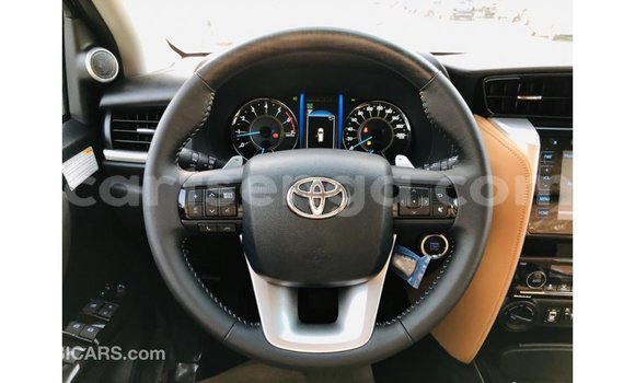 Acheter Import Voiture Toyota Fortuner Noir à Import - Dubai, Hhohho Acheter Import Voiture Toyota Fortuner Noir à Import - Dubai, Hhohho