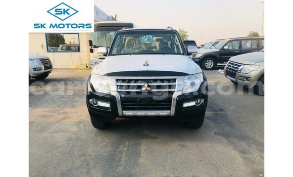 Acheter Import Voiture Mitsubishi Pajero Noir à Import - Dubai, Hhohho Acheter Import Voiture Mitsubishi Pajero Noir à Import - Dubai, Hhohho