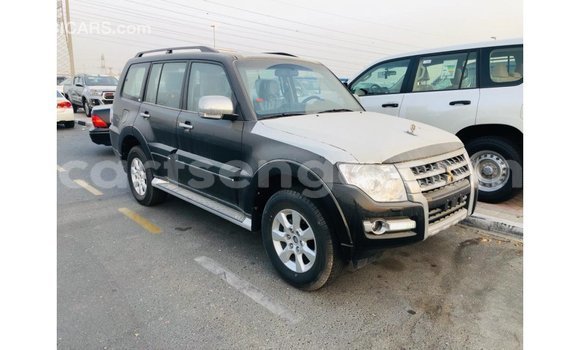 Nunua Imported Mitsubishi Pajero Black Gari ndani ya Import - Dubai nchini Hhohho Nunua Imported Mitsubishi Pajero Black Gari ndani ya Import - Dubai nchini Hhohho