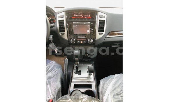 Nunua Imported Mitsubishi Pajero Black Gari ndani ya Import - Dubai nchini Hhohho Nunua Imported Mitsubishi Pajero Black Gari ndani ya Import - Dubai nchini Hhohho